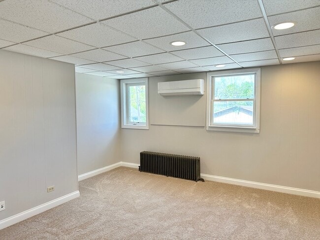 Photo - 40 Crystal St Unit Apt B