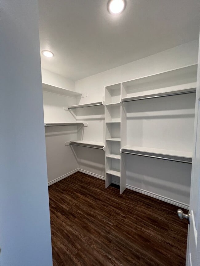 145-147 Village North Circle