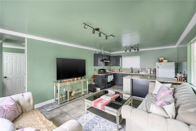 Photo - 10604 Plainview Ave