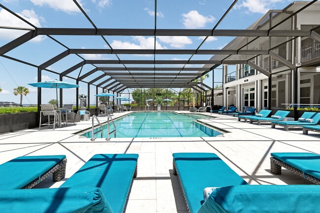 Photo - Vue on Lake Monroe