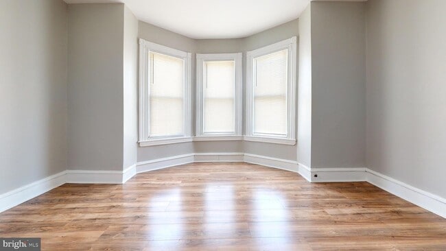 Photo - 44 N Yewdall St