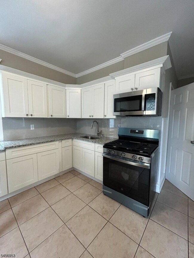 Building Photo - 216 W Elizabeth Ave Unit 1A