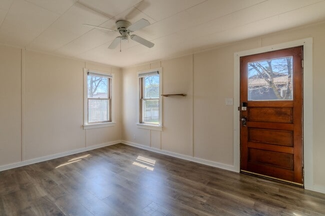 Photo - Sweet Vintage Gem with Utilities Included