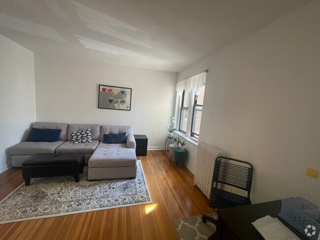 Building Photo - 1404 Commonwealth Ave Rental