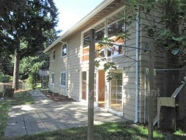 Building Photo - 533 157th Ave SE Unit #1F Rental
