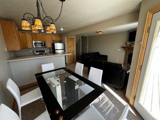 Photo - 592 Meadow Wood Cir