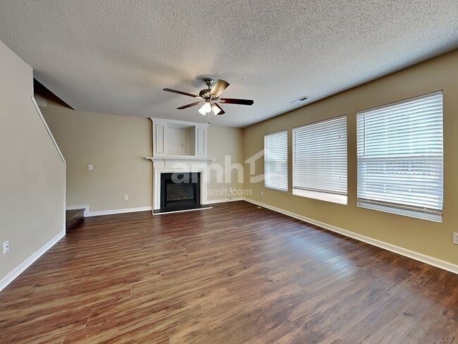 Photo - 4005 Crowfield Dr