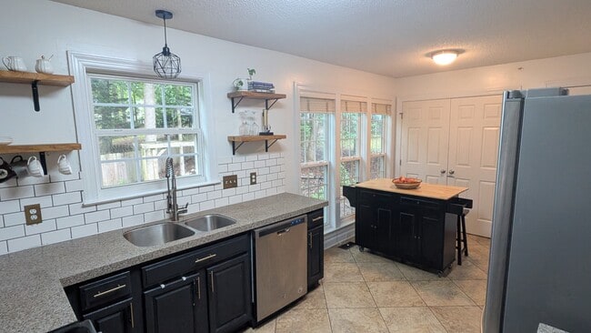 100 Hidden Cellars Dr