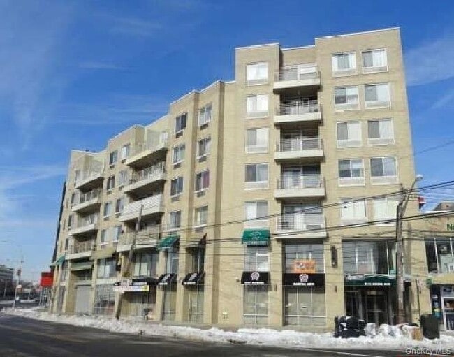 Building Photo - 81-15 Queens Blvd Unit 6L