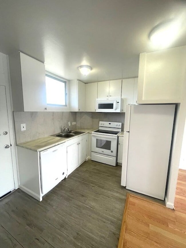 Photo - 3 Bedroom / 1.5 Bath in Honolulu