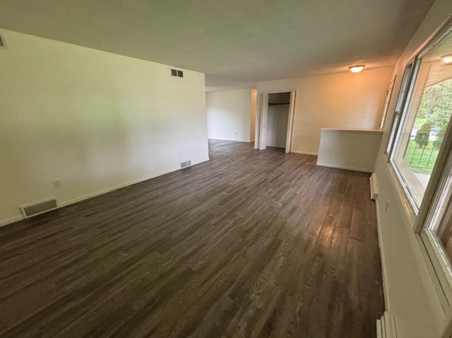 Photo - 5305 Carnation Wy