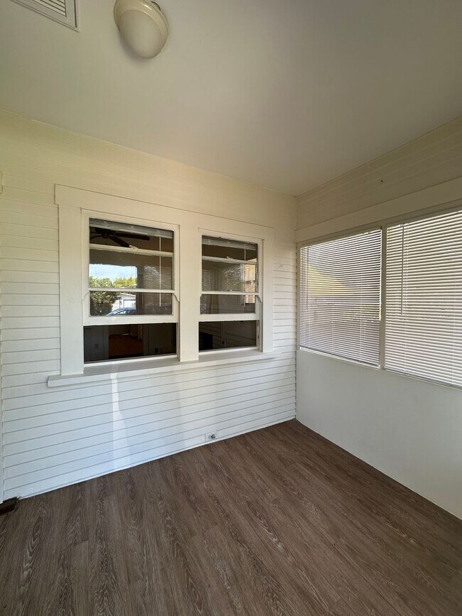 Photo - 120 H Ave