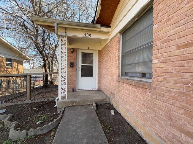 Photo - 4707 Bull Creek Rd