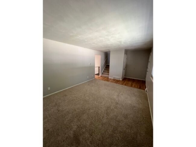 Photo - 700 E Eastman Ave