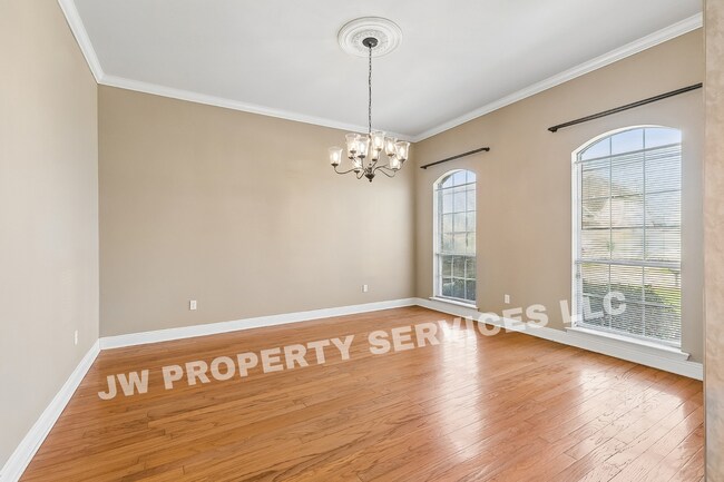 Photo - Spacious 4-Bedroom Home with Modern Comforts in Gretna