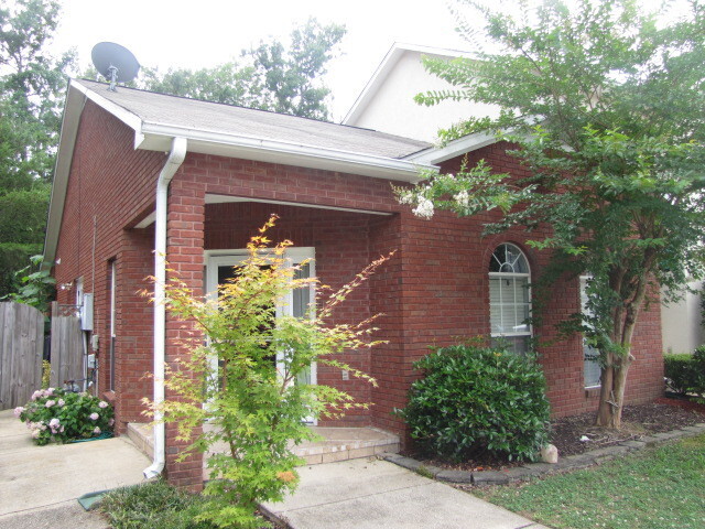 Building Photo - 401 Cambrian Ridge Dr Rental