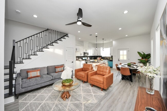 Photo - 8533 Amadwe St