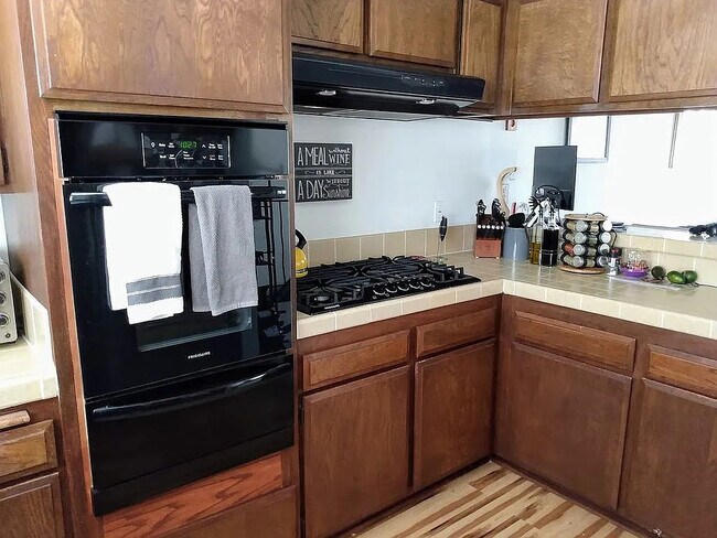 Photo - 1907 Morgan Ln