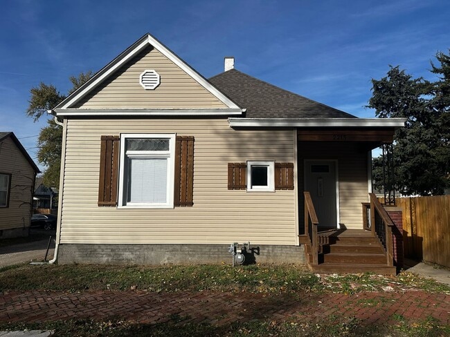 Building Photo - 2215 Lafayette St