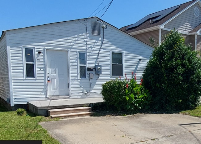 Building Photo - 810 Griffin St