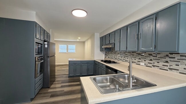 Photo - 1212 E 39th Pl
