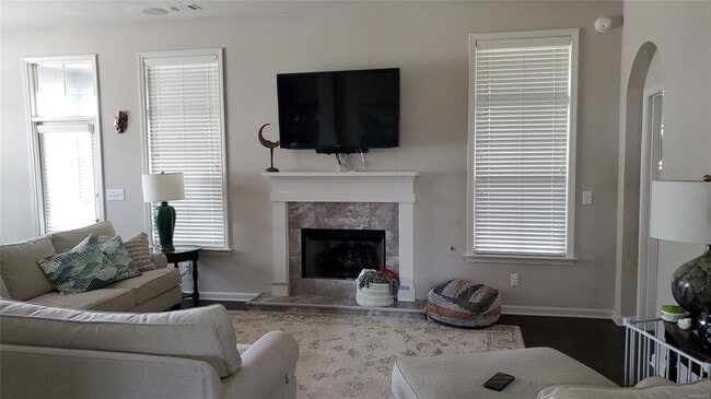 Photo - 8863 Broderick St