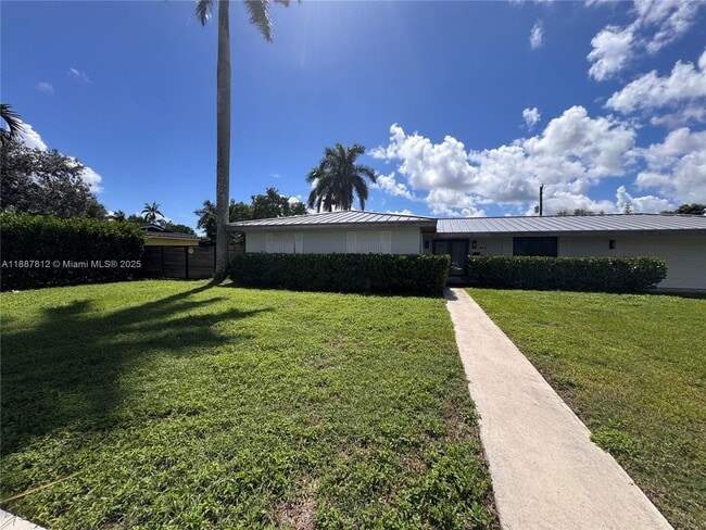 Photo - 444 NW 21st St