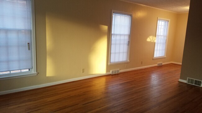 Photo - 312 S 47th St