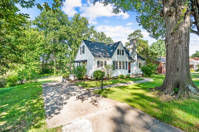 Photo - 631 Country Club Dr