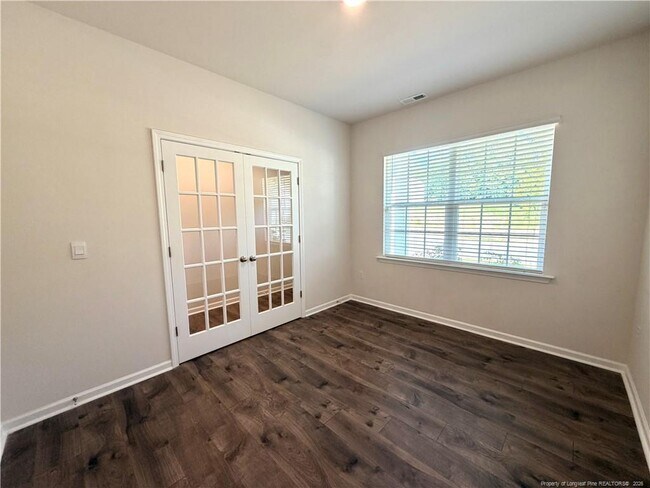Photo - 305 Roberts Pl