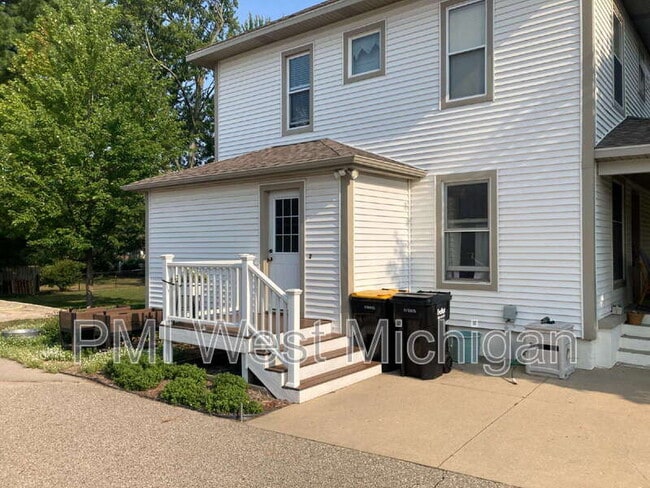 Photo - 2574 Sherwood St SW