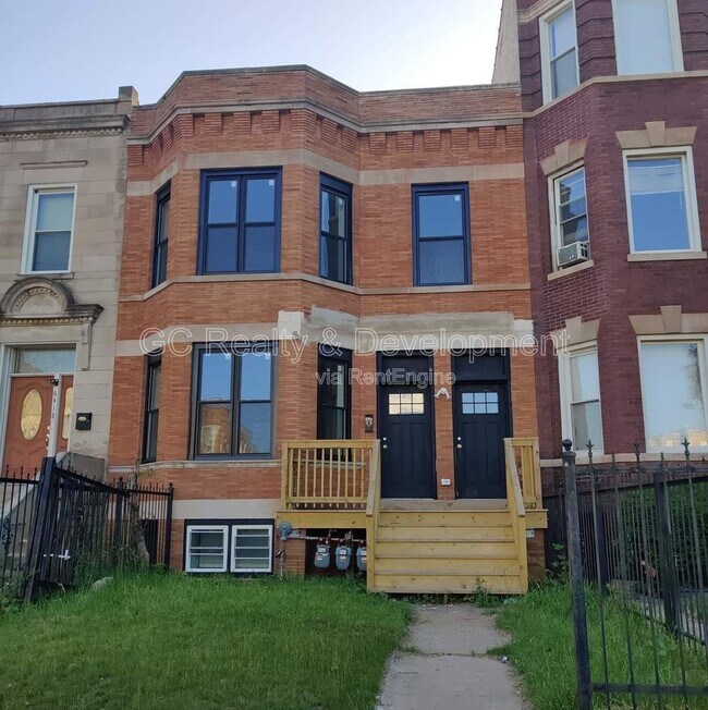 Building Photo - 6416 S Drexel Ave Unit G