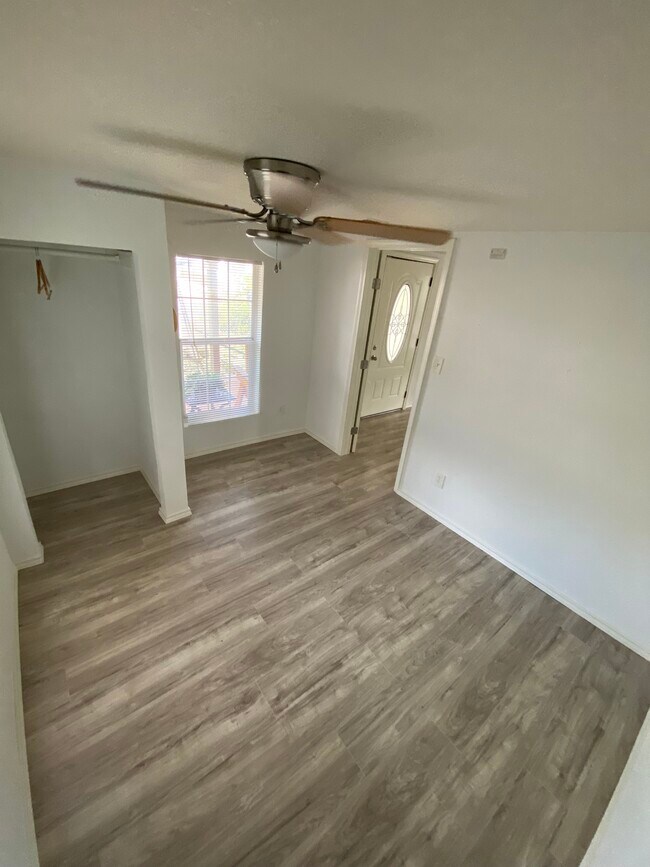 Photo - 2511 E 9th St