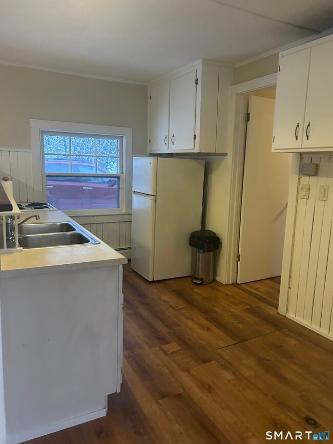 Photo - 673 Lovely St