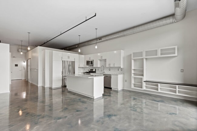 Photo - 211 E 9 Mile Rd Unidad 205