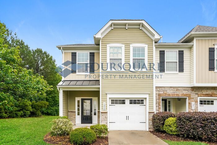 End Unit Townhome | Back Patio With Privac... - End Unit Townhome | Back Patio With Privac...