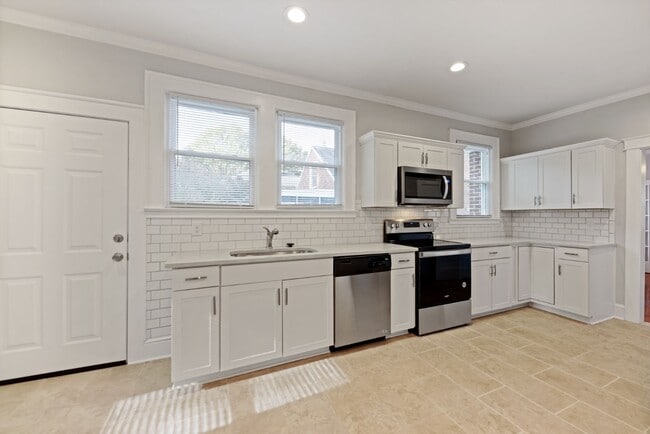 Photo - 1015 S Hawthorne Rd