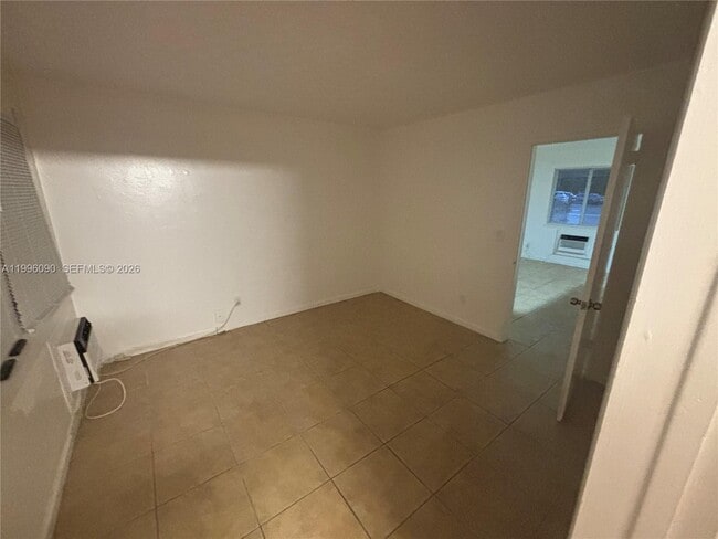 Photo - 610 NE 12th Ave Unidad 3