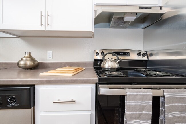 Ellinwood Apartments