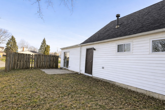 Photo - 4300 E 175th St