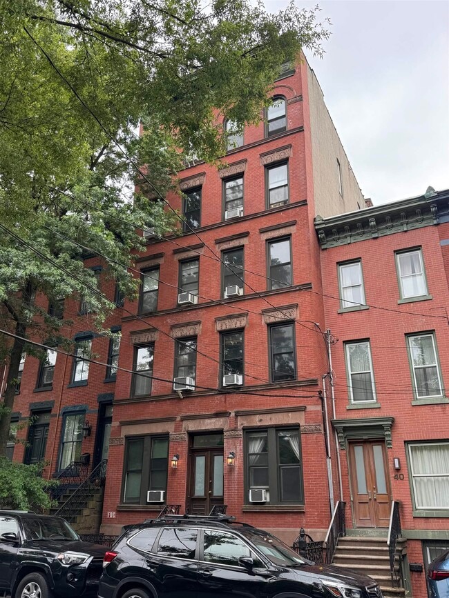 Building Photo - 38 W Hamilton Pl Unit 3R Rental