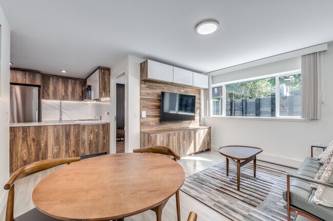 Building Photo - 1168 Pendrell St Unit 106