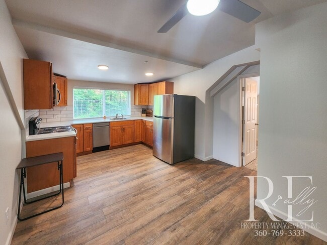 Building Photo - Fully Remodeled: 5 min Walk to Annapolis F... Rental