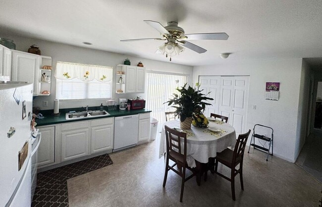 2371 Yardarm Dr