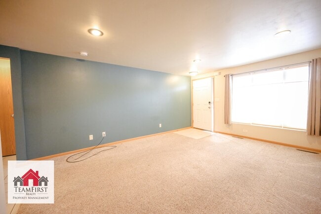 Photo - 2135 S Broadway