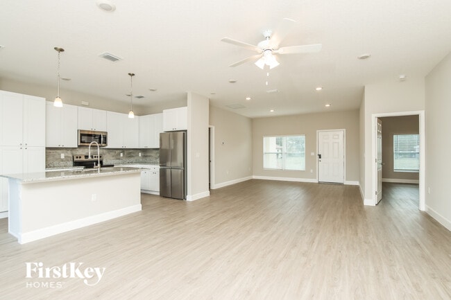 Photo - 515 Paigo St SE