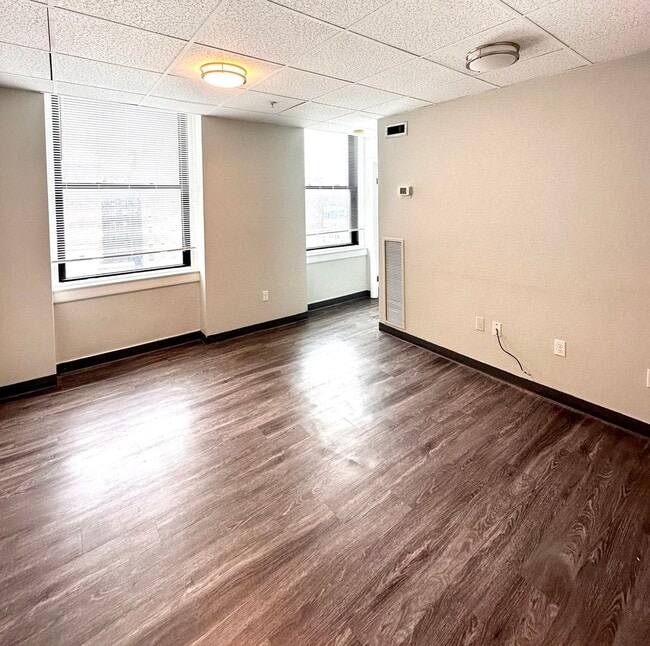 Photo - Park Plaza on the Grid