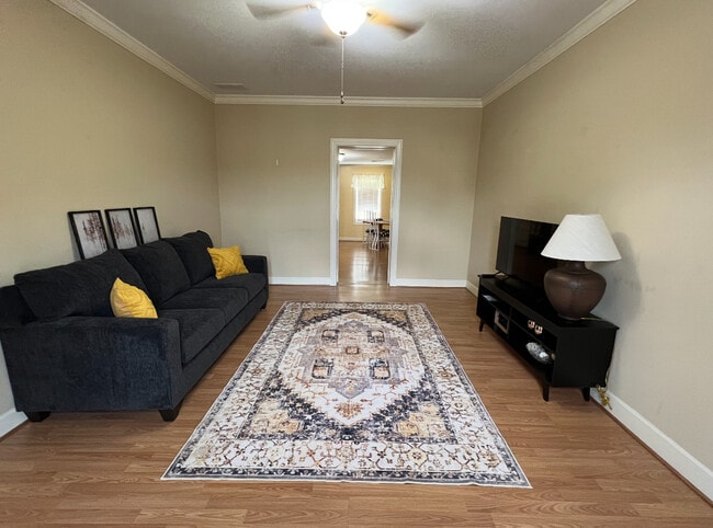 Photo - 103 Walnut St