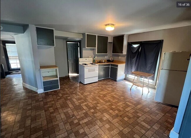 114 Lagrange St Unidad Upper