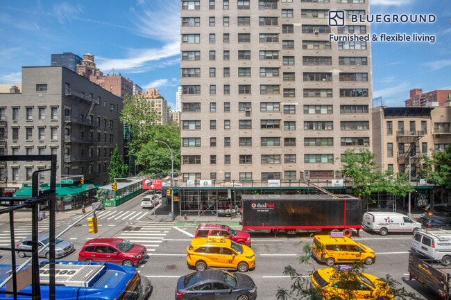 Photo - 403 E 69th St Unidad FL3-ID1518